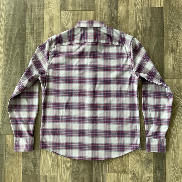 UNTUCKit Hyland Long Sleeve Button Up Shirt 
Men’s MEDIUM
Gray Red Blue Plaid - Picture 7 of 7